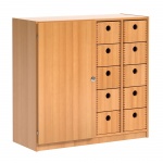 Schrank mit 10 Massivholzkästen,  98 cm hoch, 100x40 cm (B/T), abschließbare Tür, 